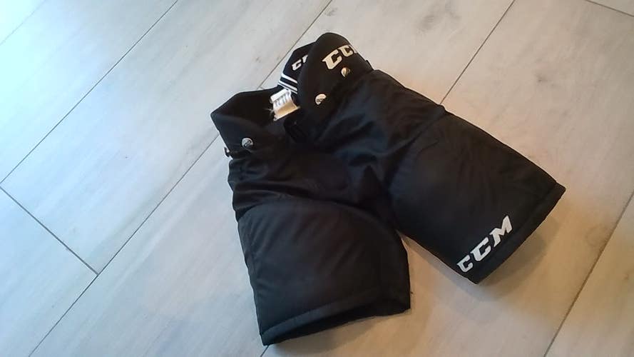 Men's Youth Large CCM LTP Hockey Pants (Used)