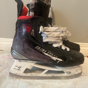 2024 Bauer Vapor X5 Pro Hockey Skates Regular Width Size 5.5 (Used)