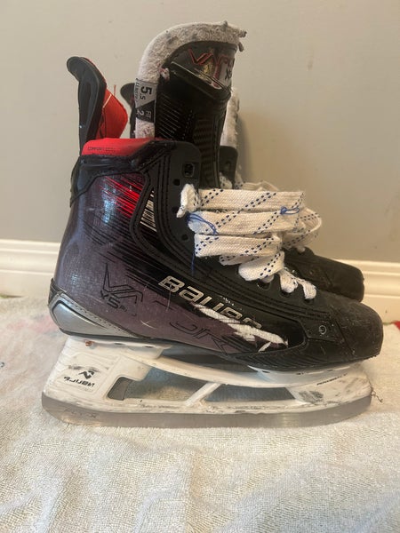 2024 Bauer Vapor X5 Pro Hockey Skates Regular Width Size 5.5 (Used)