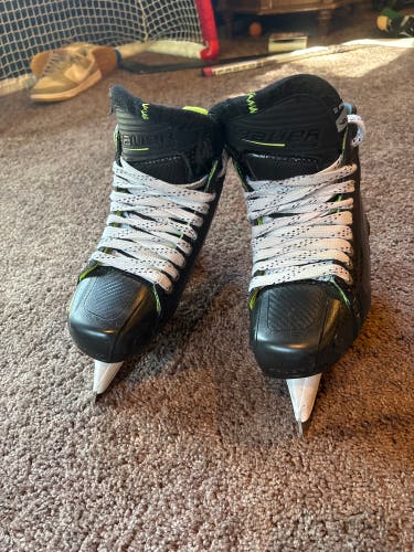 Bauer Elite Hockey Goalie Skates 6 (Used)