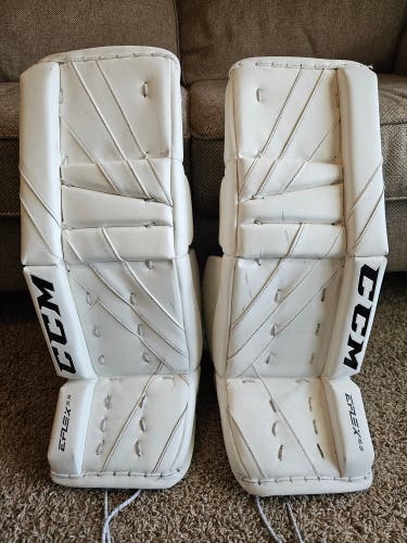 26" 2023 CCM Extreme Flex E5.5 Goalie Leg Pads (Used)