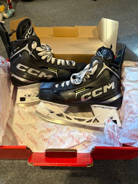 CCM Tacks XF 70 Hockey Skates Regular Width 8.5 (Used)