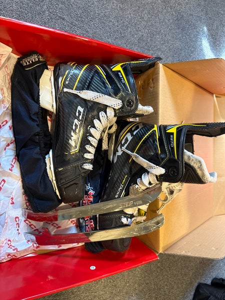 CCM Super Tacks 9370 Hockey Skates Regular Width 6.5 (Used)