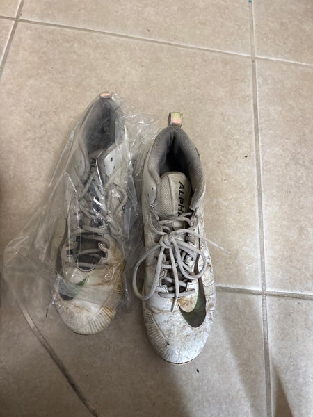 Men's Size M 10.5 (W 11.5) Adult Nike (Used)