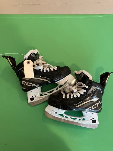 Intermediate CCM AS-580 Hockey Skates Regular Width Size 4.5 (Used)
