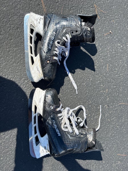 2022 Bauer Hockey Skates Regular Width 9 (Used)