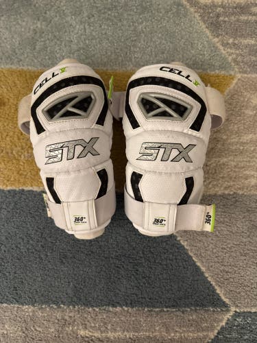 Medium Adult STX Cell V Arm Pads (LIKE NEW)
