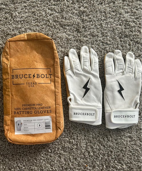 Bruce Bolts batting gloves
