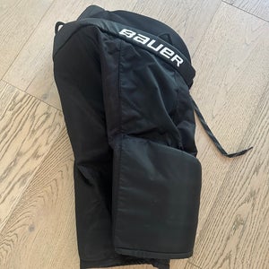Senior Medium Bauer Vapor Volt Hockey Pants (Used)