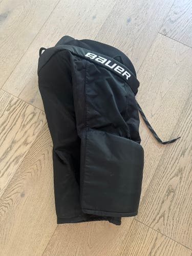 Senior Medium Bauer Vapor Volt Hockey Pants (Used)