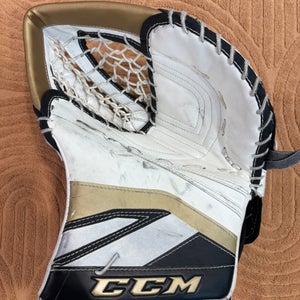 Junior CCM P2.5 Goalie Glove Regular (Used)