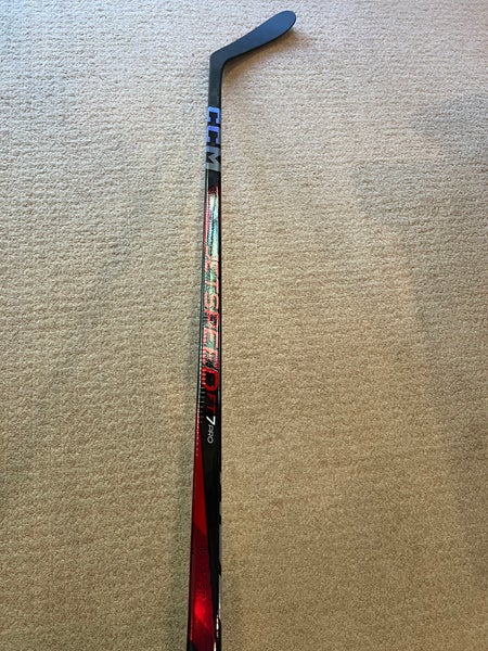 Senior CCM Jetspeed FT7 Pro Right Handed Hockey Stick P28 (New)