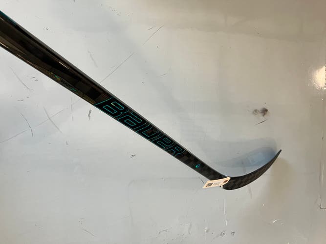 Senior Bauer Twitch Hockey Stick Right Handed P88 (New)