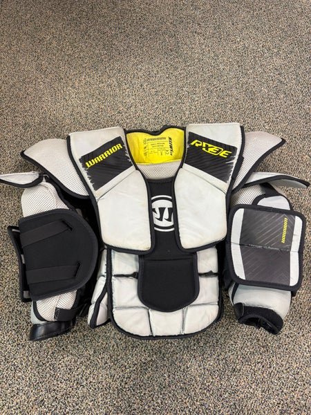 Intermediate Small / Medium Warrior Ritual X3E Goalie Chest Protector (Used)