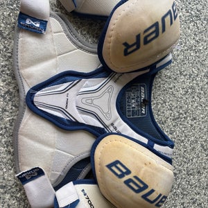 Medium Junior Bauer Nexus 7000 Shoulder Pads (Used)