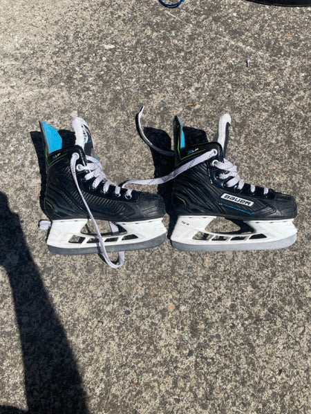 Bauer Vapor Youth Hockey Skates - Size 3 EE
