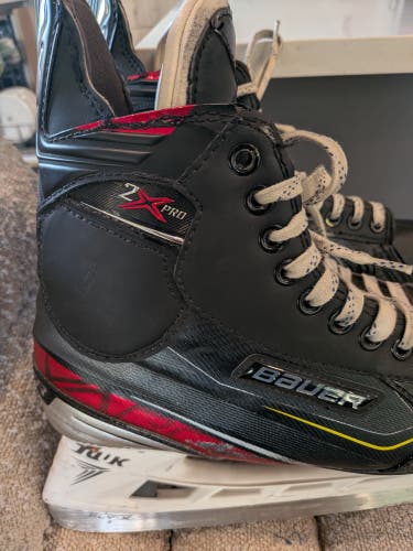 8.5 Custom Defenseman /padded Vapor 2X Pro Hockey Skates Narrow Width Pro Stock 8.5 (Used)