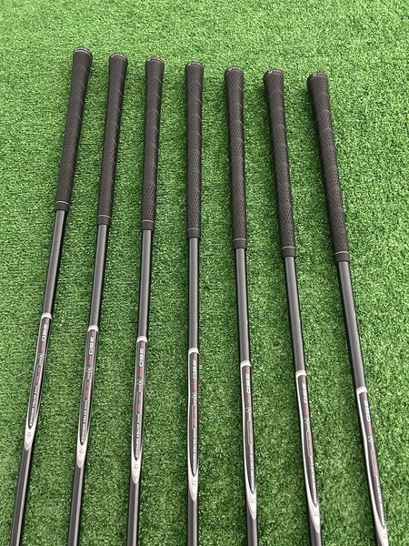Taylormade R360 XD Iron Set 4-P / Taylormade XD 60 Stiff Graphite