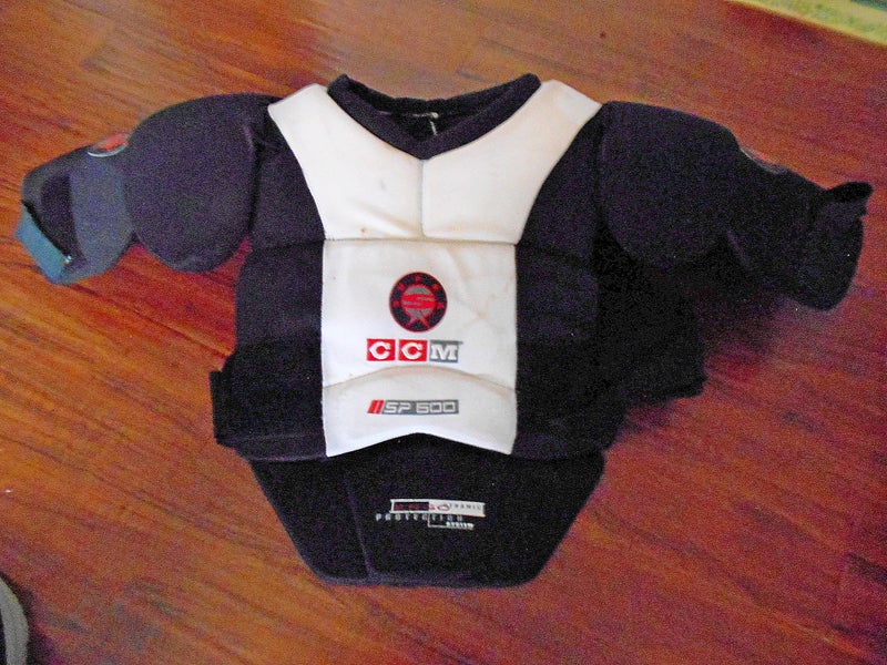 XL Senior CCM Supra 600 Shoulder Pads (Used)