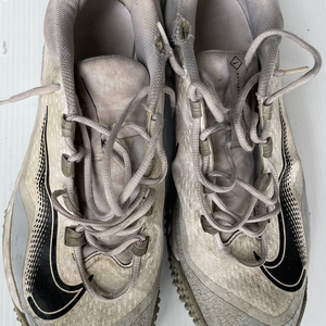 White Men's Size M 11.5 (W 12.5) Adult Nike Low Top Turf Cleats (Used)