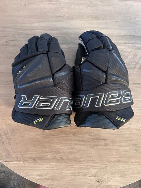 Bauer Vapor Hyperlite Gloves 13" (Used)