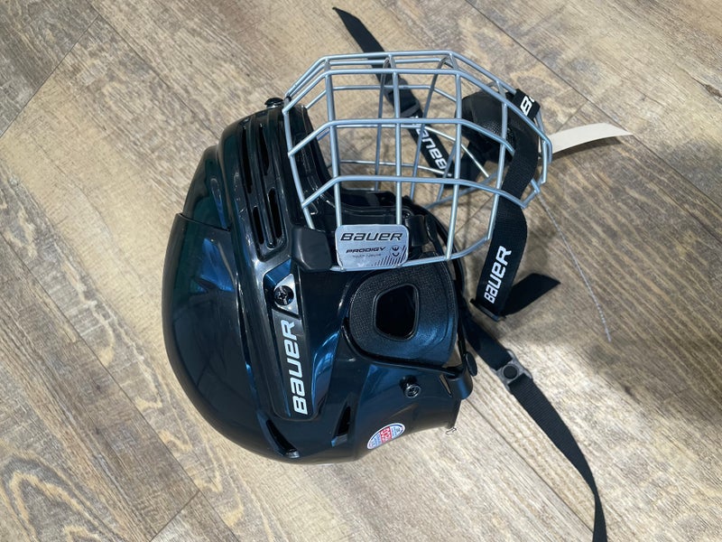 Black Bauer Bhh2100JR Helmet (Used) 6 1/4 - 6 7/8