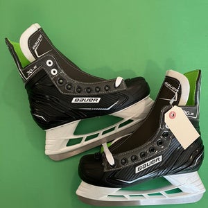 Intermediate Bauer XLS Hockey Skates Regular Width Size 5 (New)