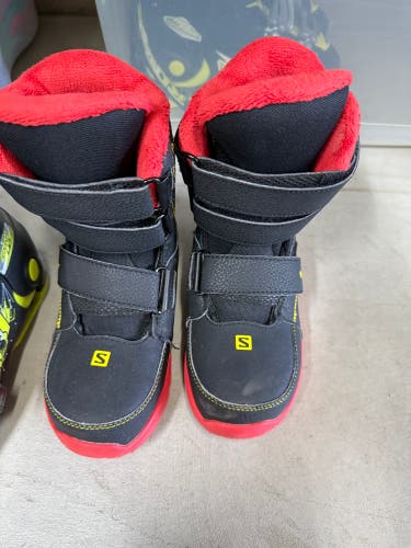 Kid's 3.5Y (Big Kids / Youth) Salomon Snowboard Boots (Used)