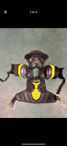 Men's Large Senior Bauer Supreme Ultrasonic Shoulder Pads (Used)