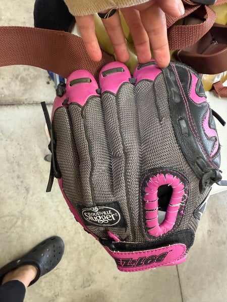 Louisville Slugger RH Softball Glove 10.5" (Used)