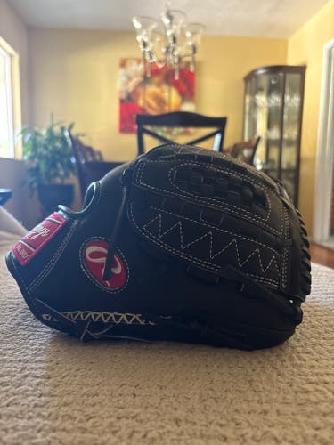 Pitcher's RH Rawlings Heart of the Hide Baseball Glove 12" (New)