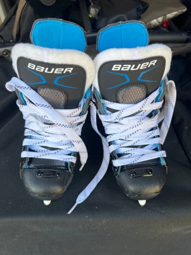 Bauer XLP Hockey Skates Regular Width 6 (Used)