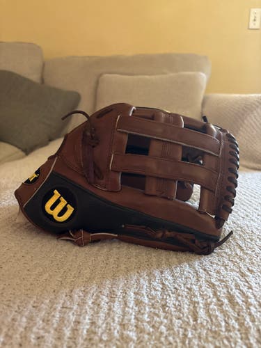 Outfield RH Wilson A2000 1799 Baseball Glove 12.75" (Used)