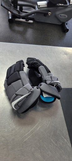 Used Nike VAPOR LT Lacrosse Gloves Junior Black LG 11497-S000152790