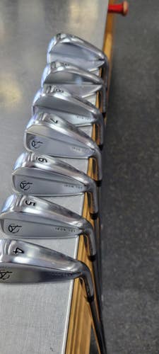 Used TAKOMO 101 4-P/KBS TOUR LITE STIFF Mens Iron Set RH 4I-PW 11497-S000152774