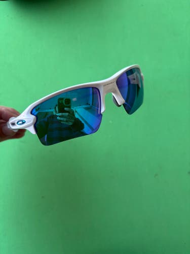 White Men's Adult One Size Fits All Oakley Flak 2.0 Sunglasses (Used)