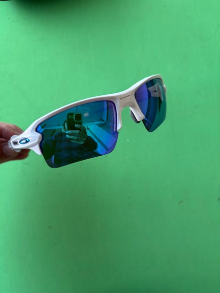 White Men's Adult One Size Fits All Oakley Flak 2.0 Sunglasses (Used)