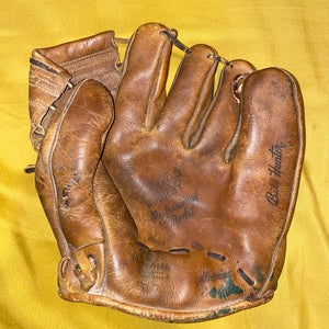 Nokona RH Baseball Glove 11" (Used)
