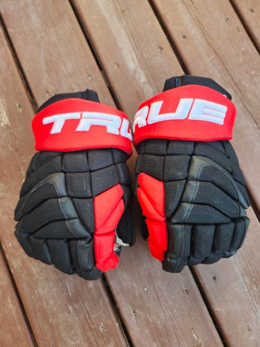 True XC9 Pro Gloves 14" Pro Stock (Used)
