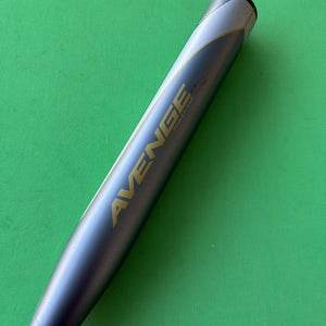 Silver AXE Avenge Composite Bat (-10) Composite 22 oz 32"