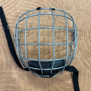 Medium Bauer True Vision Cage (Used)