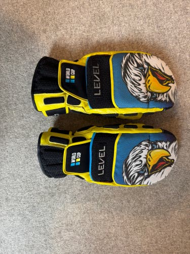 Yellow XL Adult Unisex Level Gloves (New)