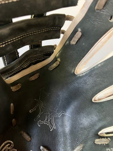 Rawlings Infield Right Hand Throw Heart of the Hide Baseball Glove 11.5"