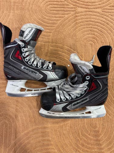 Junior Bauer Vapor x50 Hockey Skates Regular Width Size 3 (Used)
