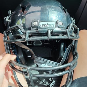 Medium Youth Schutt Vengeance A11 Helmet (New)