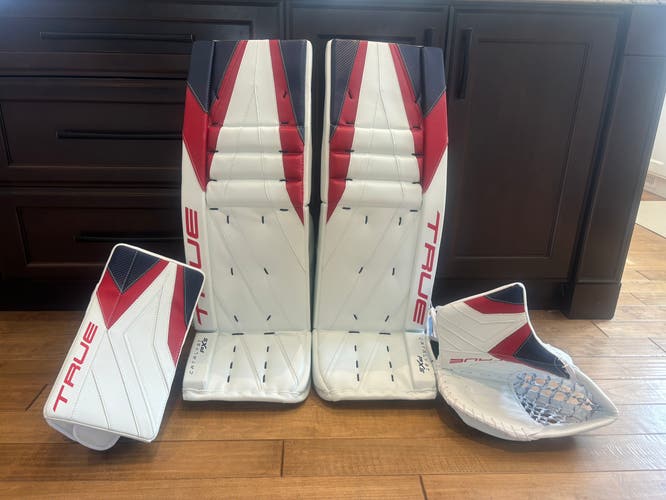 Brand New Pro Stock 34+2 True Catalyst PX5 Pro Goalie Pads & Gloves Set Merzlikins
