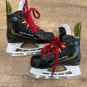 Youth Bauer Supreme M4 Hockey Skates Regular Width 11 (Used)