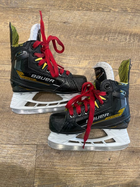 Youth Bauer Supreme M4 Hockey Skates Regular Width 11 (Used)