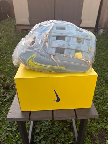 2025 Nike RH Outfield Baseball Glove 12.75" (New)