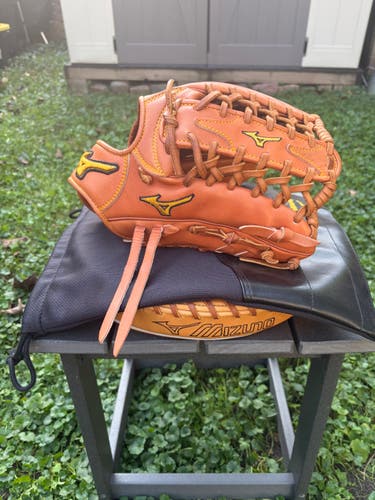 Outfield RH Mizuno Pro Limited Edition Baseball Glove 12.75" (Used)